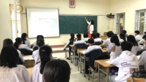 Chính Thức Nghiêm Cấm Giao Viên Dạy Thêm Cho Học Sinh Của Mình Bên Ngoài Nhà Trường