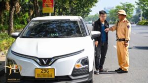 Tài Xế Ôtô Kinh Doanh Nếu Lái Xe Liên Tục Quá 4 Giờ Sẽ Bị Phạt Đến 5 Triệu Đồng