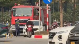 Vượt Đèn Đỏ Để Nhường Đường Cho Xe Ưu Tiên Có Bị Xử Phạt?