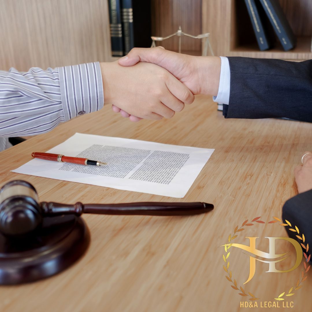 Luật sư tư vấn, hỗ trợ tận tình và chuyên nghiệp tại Luật Hoàng Đức